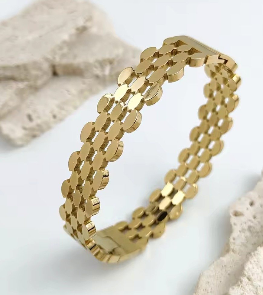 Luxe Link Gold-Plated Bracelet (3)